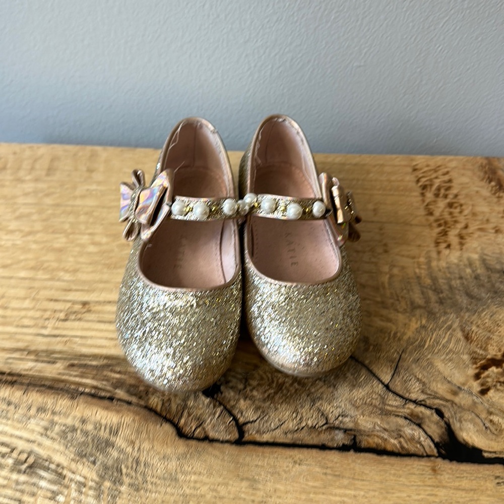 Kelly & Katie size 9 dress shoes